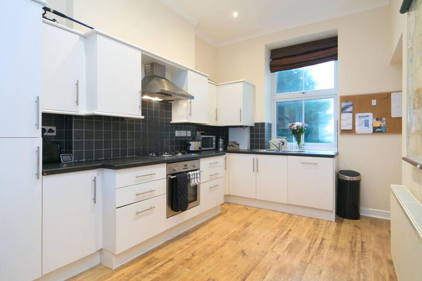 Pass The Keys Hafan Stylish 2 Bedroom Sea View Apartment Pwllheli Extérieur photo