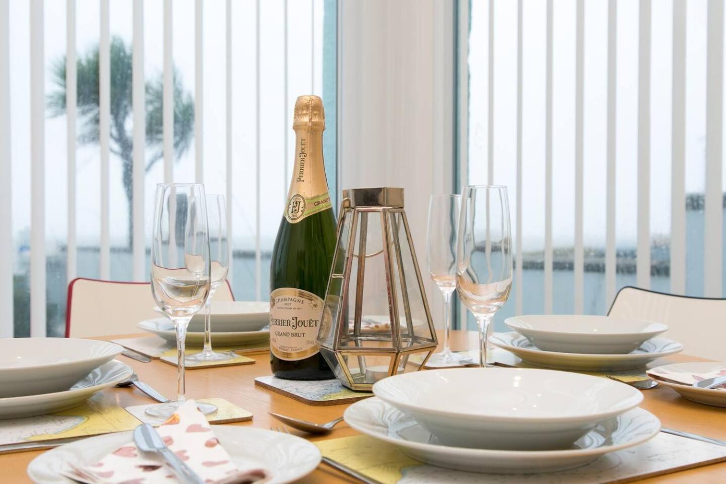 Pass The Keys Hafan Stylish 2 Bedroom Sea View Apartment Pwllheli Extérieur photo
