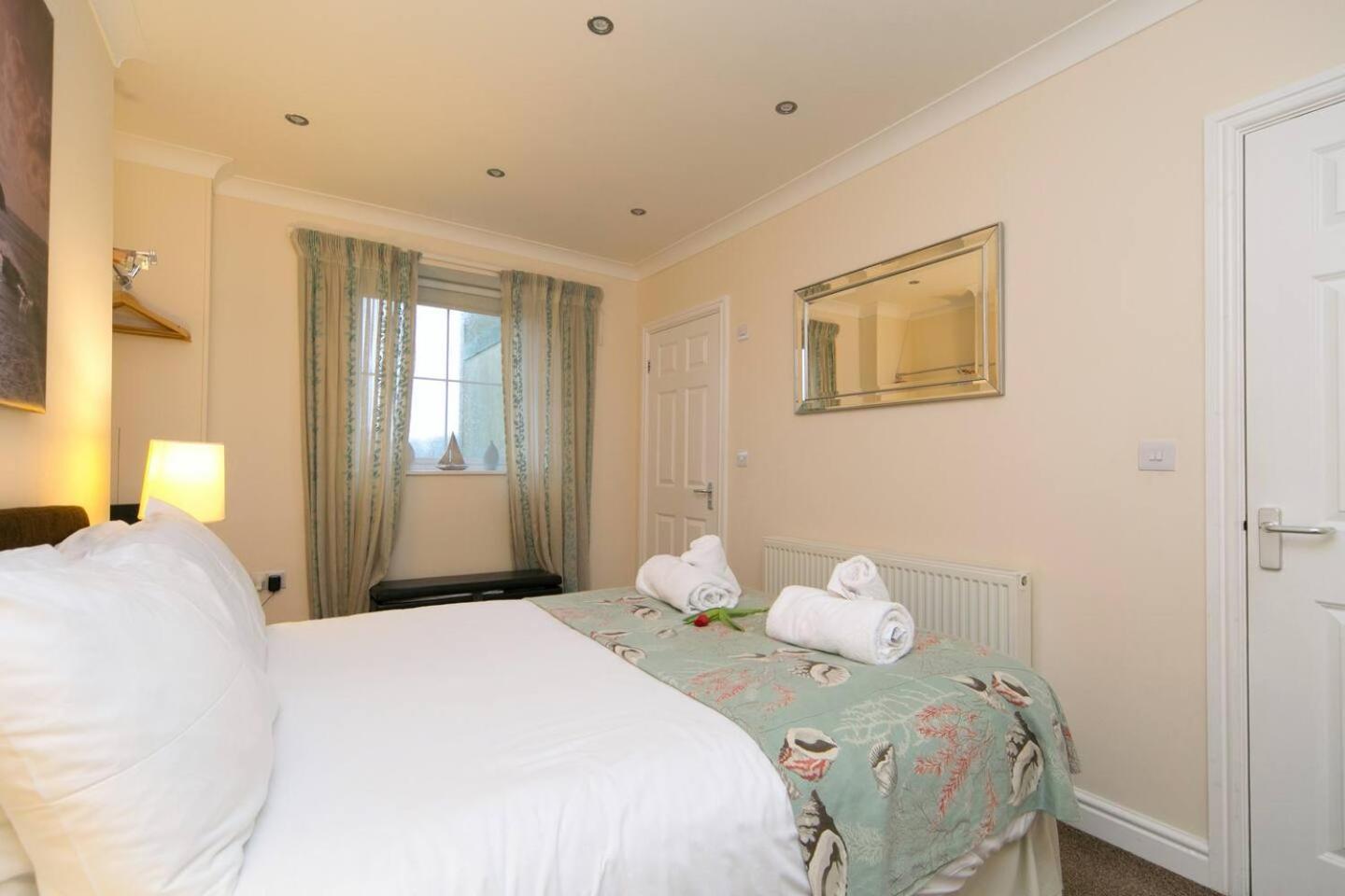 Pass The Keys Hafan Stylish 2 Bedroom Sea View Apartment Pwllheli Extérieur photo