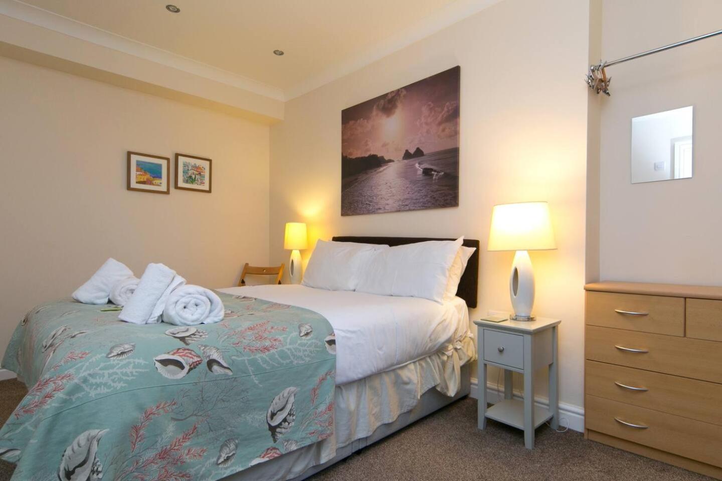 Pass The Keys Hafan Stylish 2 Bedroom Sea View Apartment Pwllheli Extérieur photo