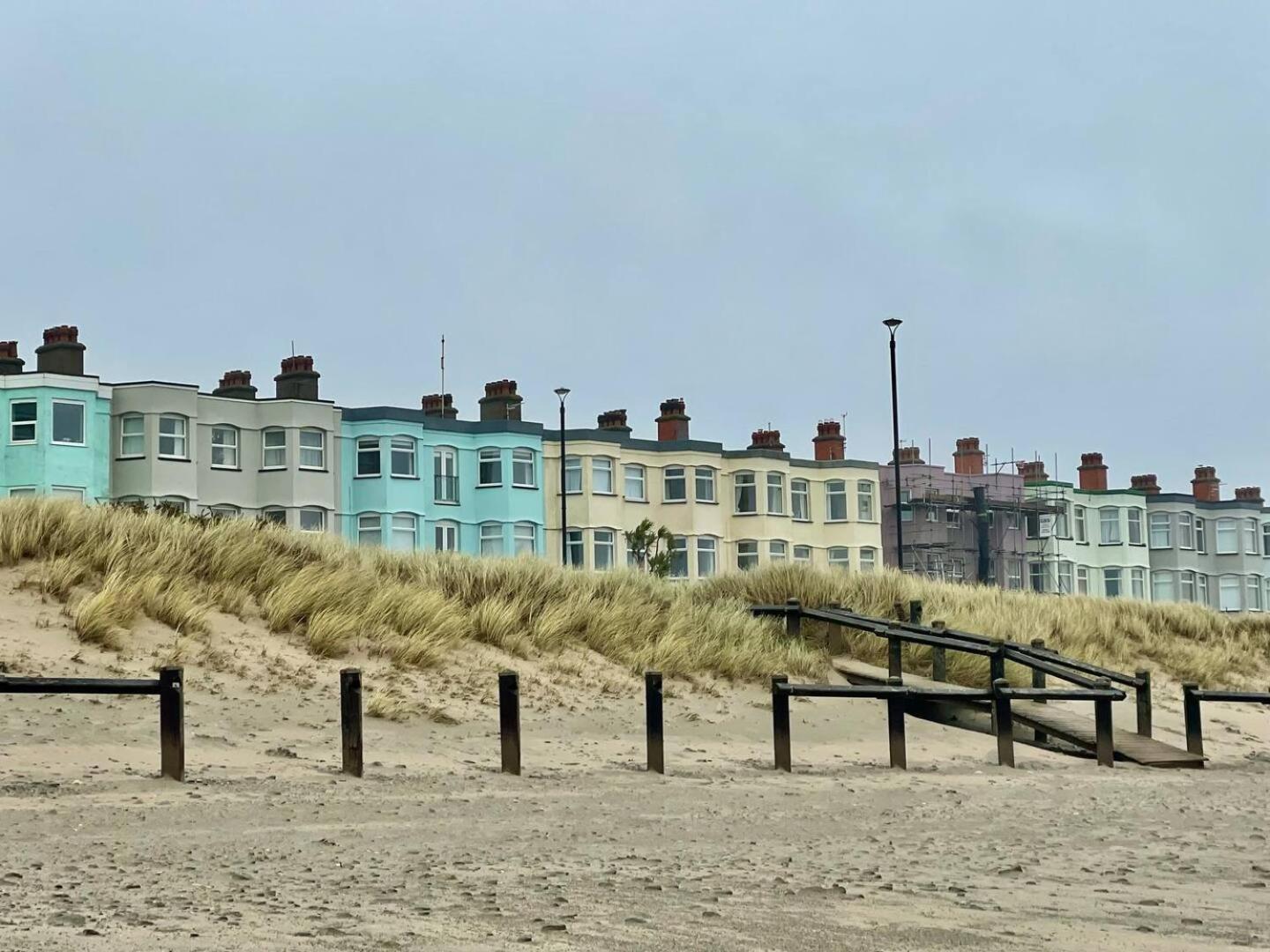 Pass The Keys Hafan Stylish 2 Bedroom Sea View Apartment Pwllheli Extérieur photo