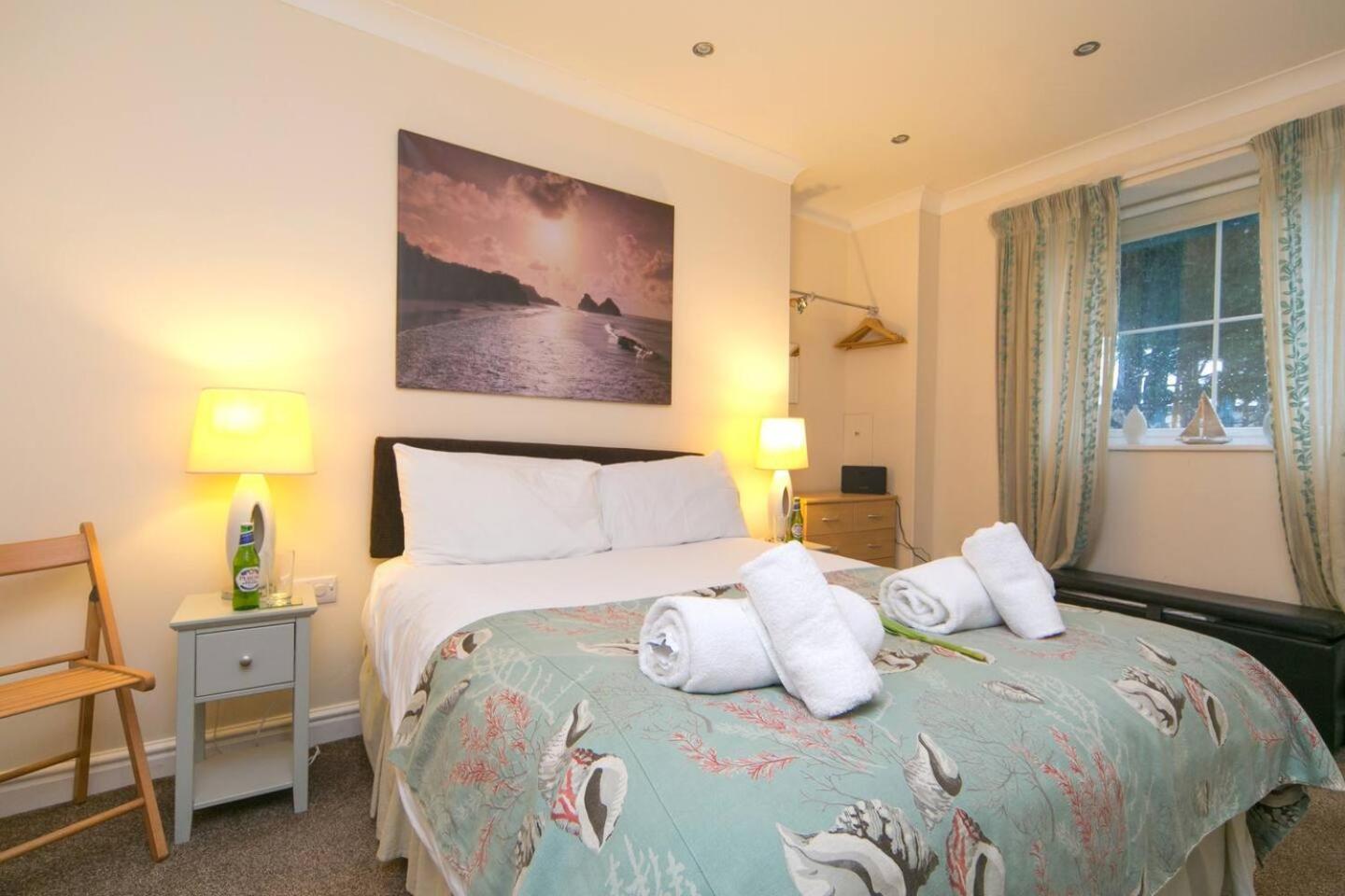 Pass The Keys Hafan Stylish 2 Bedroom Sea View Apartment Pwllheli Extérieur photo